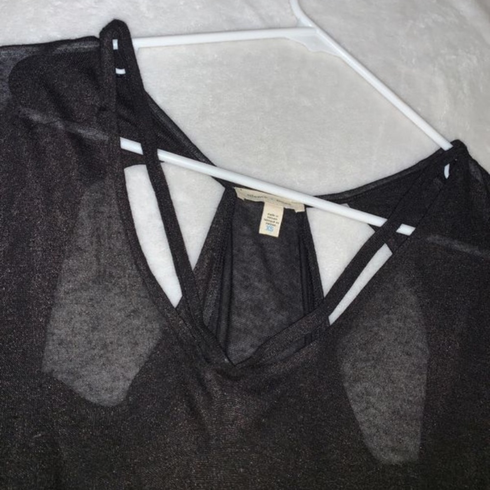 Cutout Top - Picture 3 of 4
